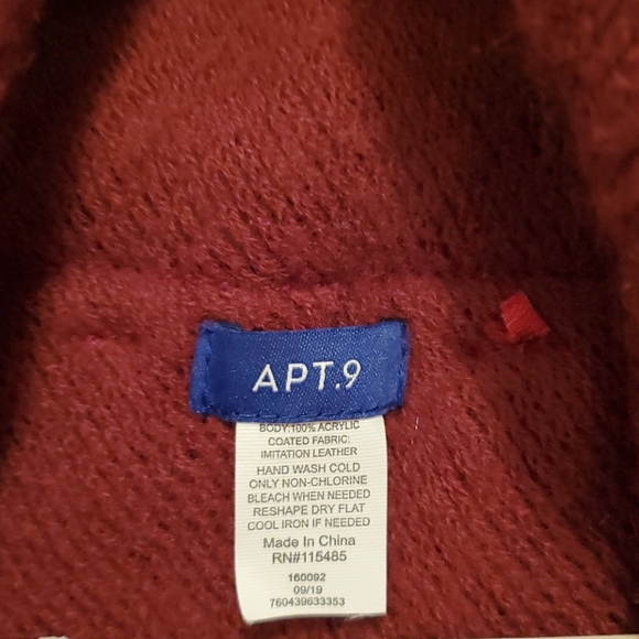 Soft knit cape - Picture 2 of 4